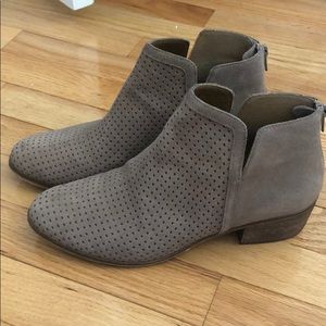 Susina Kyle Perforated Suede Ankle Bootie - 9M